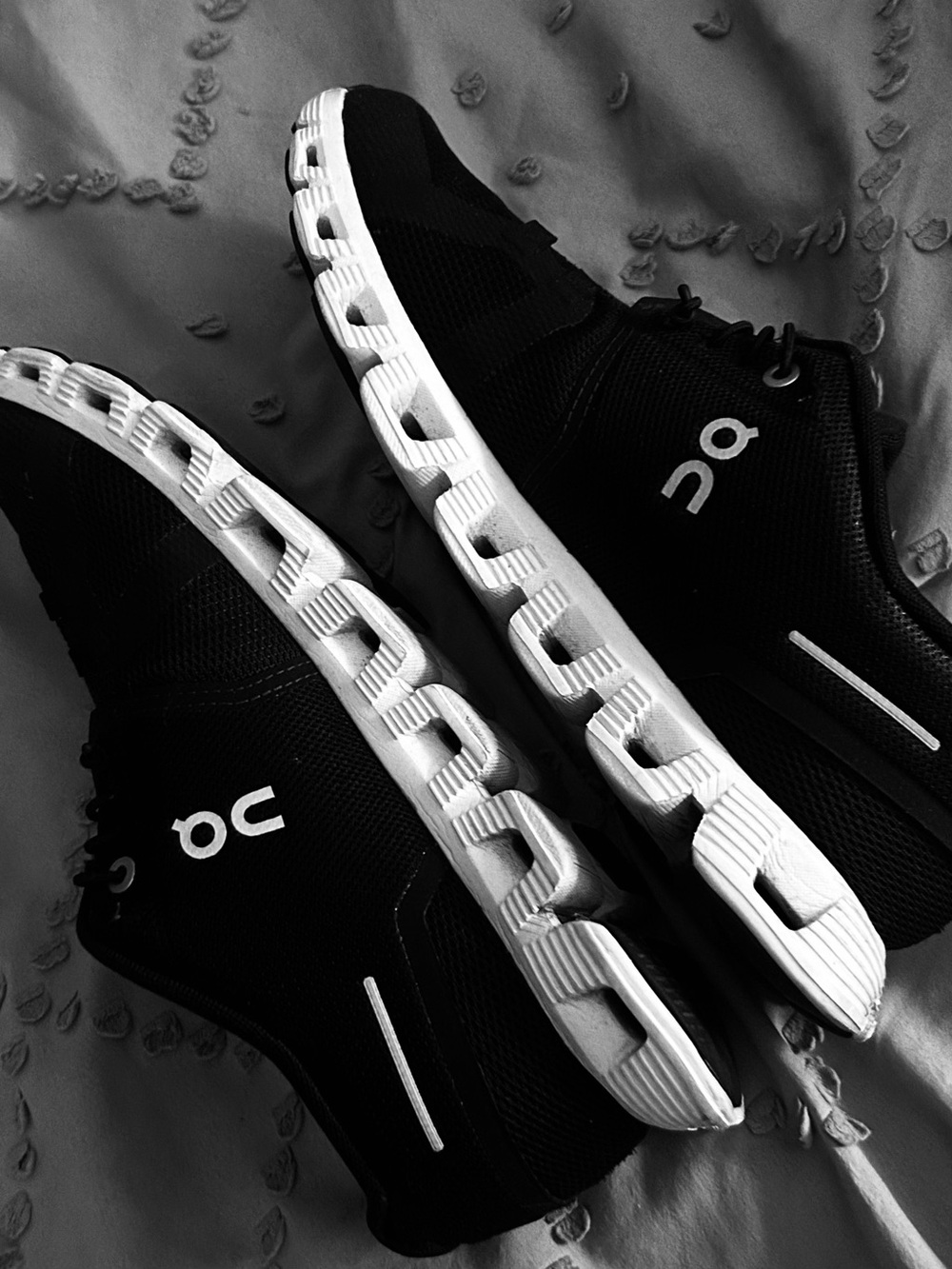 On Cloudswift Women's Athletic Shoes in Black
No insert
